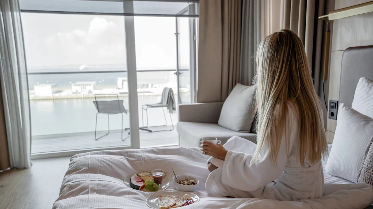 Luxury hotels in Dubai with escort access